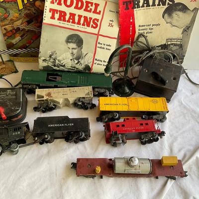 G1198 Antique American Flyer Train With Metal Accessories
