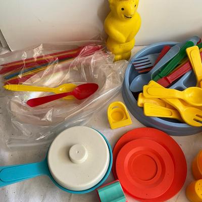 G1213 Vintage Plastic Kids Toys