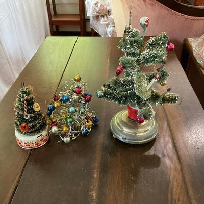 L1224 Vintage Amco Tree, Spiral Mercury Ball Tree, Musical Brush Tree