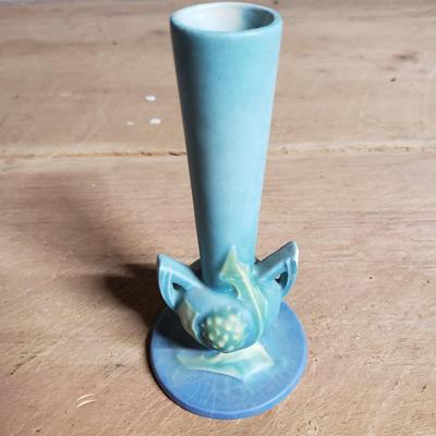 Roseville Thornapple Bud Vase (DR-KD)