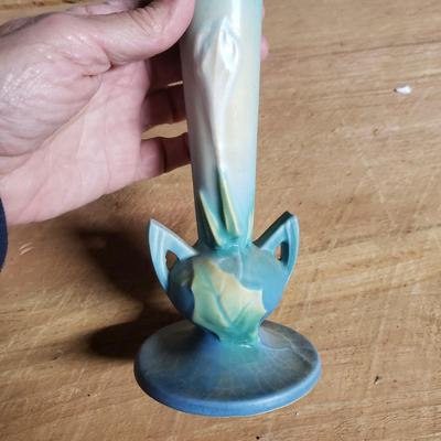 Roseville Thornapple Bud Vase (DR-KD)