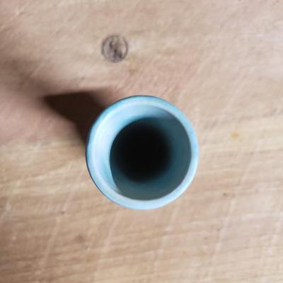 Roseville Thornapple Bud Vase (DR-KD)