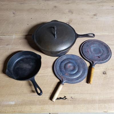 Griswold #5 and 8.5 Cast Iron Pots and More (DR-KD)