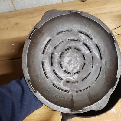 Griswold #5 and 8.5 Cast Iron Pots and More (DR-KD)