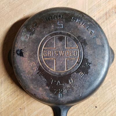 Griswold #5 and 8.5 Cast Iron Pots and More (DR-KD)