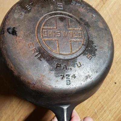 Griswold #5 and 8.5 Cast Iron Pots and More (DR-KD)