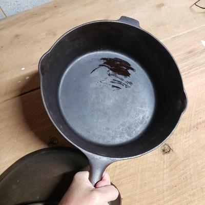 Griswold #5 and 8.5 Cast Iron Pots and More (DR-KD)