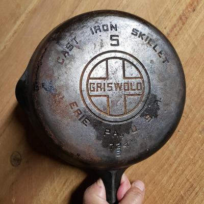 Griswold #5 and 8.5 Cast Iron Pots and More (DR-KD)