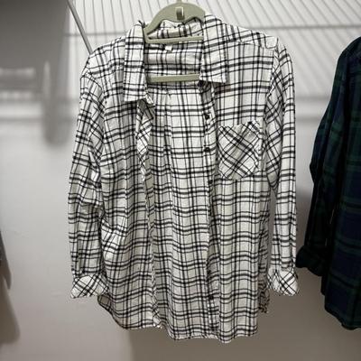 Large Women’s Tops and Blouses Lot Size L-XXL (PB-BM)