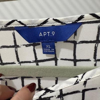 Large Women’s Tops and Blouses Lot Size L-XXL (PB-BM)