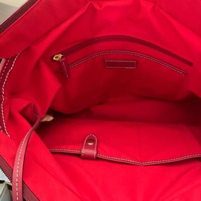 Dooney & Bourke Purse/Tote w/card holder Next to New