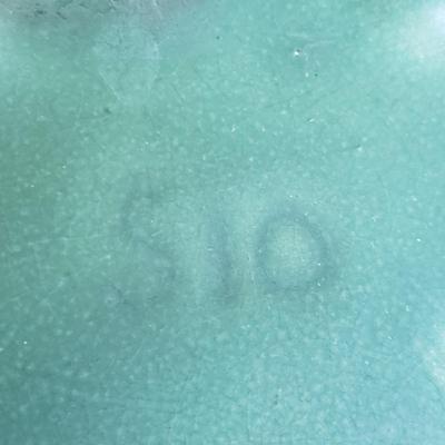 Roseville Beatle Planter (DR-KD)