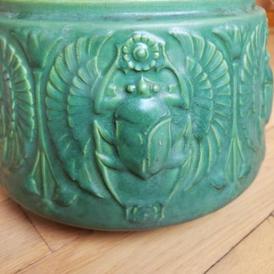 Roseville Beatle Planter (DR-KD)