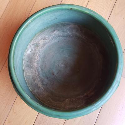 Roseville Beatle Planter (DR-KD)