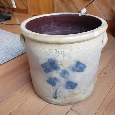 Brown Brother Huntington LI Crock (DR-BM)