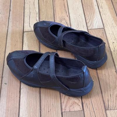 Clarks, Asolo, Explore24, and More Women’s Shoes - Sizes 9-9 1/2 (PB-DZ)