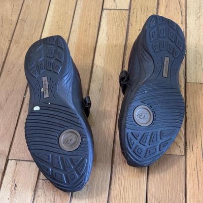 Clarks, Asolo, Explore24, and More Women’s Shoes - Sizes 9-9 1/2 (PB-DZ)