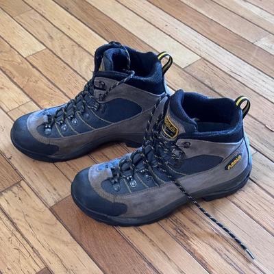 Clarks, Asolo, Explore24, and More Women’s Shoes - Sizes 9-9 1/2 (PB-DZ)