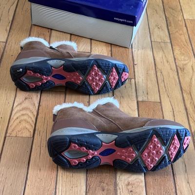 Clarks, Asolo, Explore24, and More Women’s Shoes - Sizes 9-9 1/2 (PB-DZ)