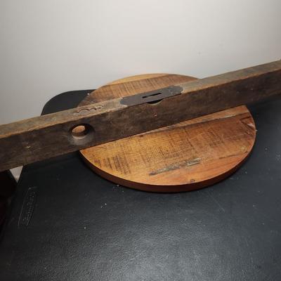 Antique level