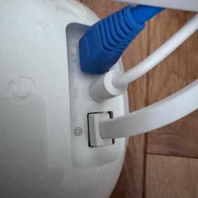 Two Google Nest WiFi Pro’s (PB-DZ)