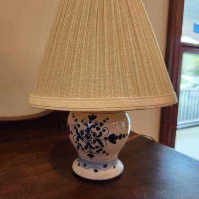 Table lamp