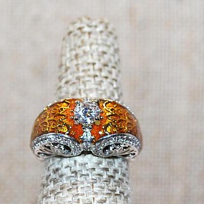 Size 9 Marked .925 "Puffy" AMBER Party Ring with a Single Main Clear Round Stone on a Silver Band (6.3g)