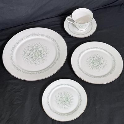 Oxford Bone China in Meadowlark (DR-DZ)