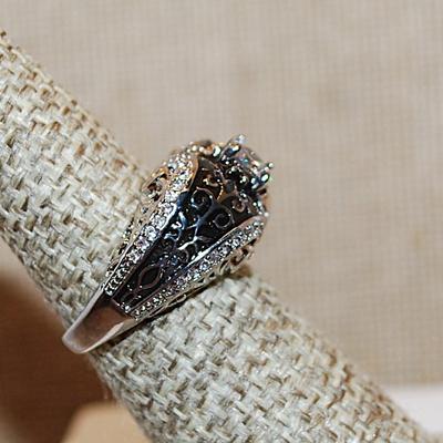 Size 8 Marked .925 "Puffy" BLACK Party Ring with a Single Main Clear Round Stone on a Silver Band (6.2g)