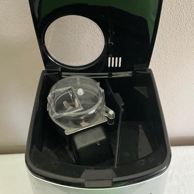 Cuisinart Coffee Maker w/coffee grinder and programer clock