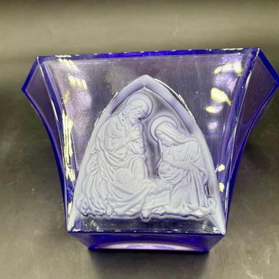 Teleflora Czech Republic Purple Blue Art Glass Manger Nativity Scene Flower Vase