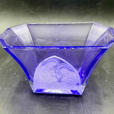 Teleflora Czech Republic Purple Blue Art Glass Manger Nativity Scene Flower Vase