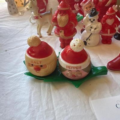 L1225 Lot of Vintage Plastic Christmas Decor