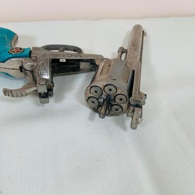 LOT 29: Vintage Toy Texan 38 Cap Gun with Blue Handle