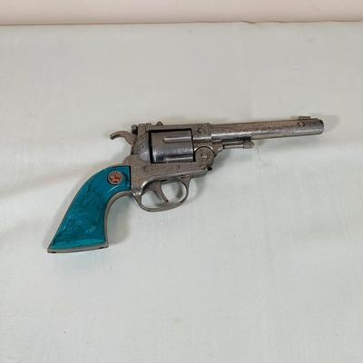 LOT 29: Vintage Toy Texan 38 Cap Gun with Blue Handle
