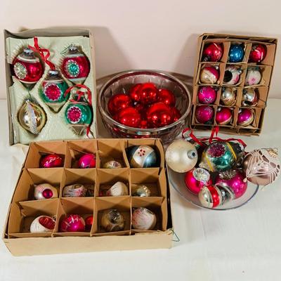 LOT 36: Vintage Glass Christmas Bulbs