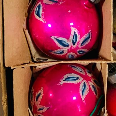 LOT 36: Vintage Glass Christmas Bulbs