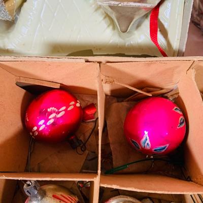 LOT 36: Vintage Glass Christmas Bulbs
