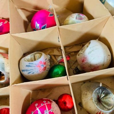 LOT 36: Vintage Glass Christmas Bulbs