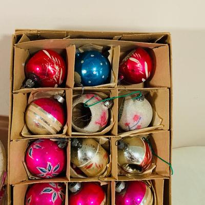 LOT 36: Vintage Glass Christmas Bulbs