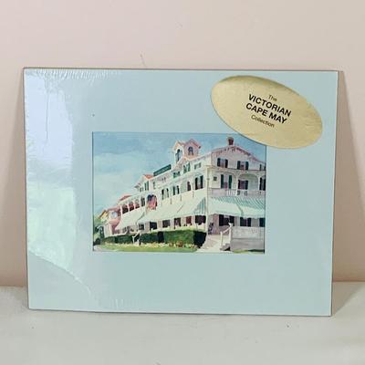 LOT 40: By the Sea - Beach Inspired Collection of Wall Art, Vases Candles, Thimbles and More