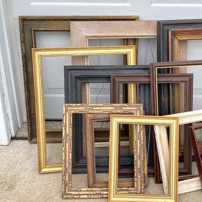 LOT 55: Large Collection of Vintage Wooden Frames