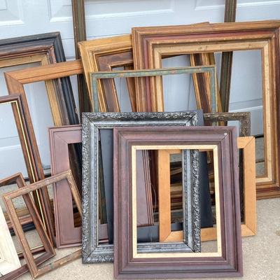 LOT 55: Large Collection of Vintage Wooden Frames