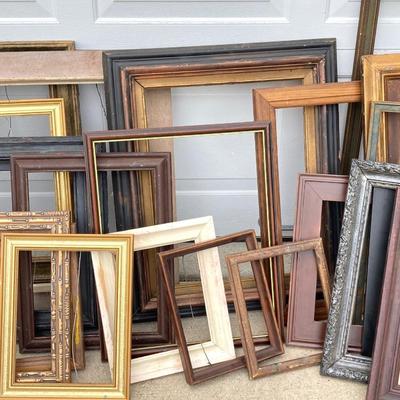 LOT 55: Large Collection of Vintage Wooden Frames