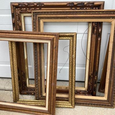 LOT 56: Vintage Wooden Picture Frames of Assorted Sizes