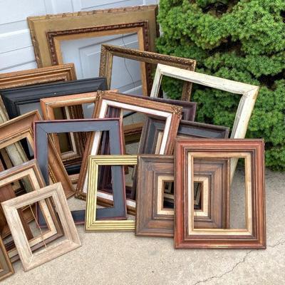 LOT 56: Vintage Wooden Picture Frames of Assorted Sizes