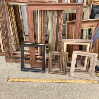 LOT 56: Vintage Wooden Picture Frames of Assorted Sizes