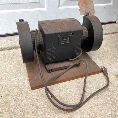 LOT 58: Sears Craftsman Bench Grinder Model 257 190470, Craftsman Rotary Tool Model 572.610950 with Cases / Accessories and Vintage Hand...