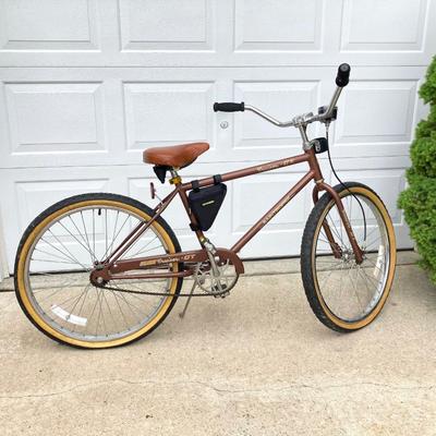 LOT 61: Saint Tropez Men's Cruiser GT Bicycle