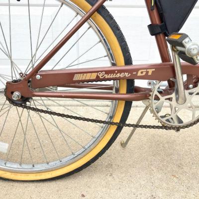 LOT 61: Saint Tropez Men's Cruiser GT Bicycle